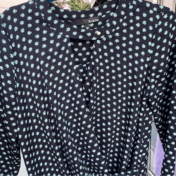 Ro & De Blouse Faux Wrap Top Light Blue Turquoise Print Long Sleeve: Size M - Picture 1 of 3